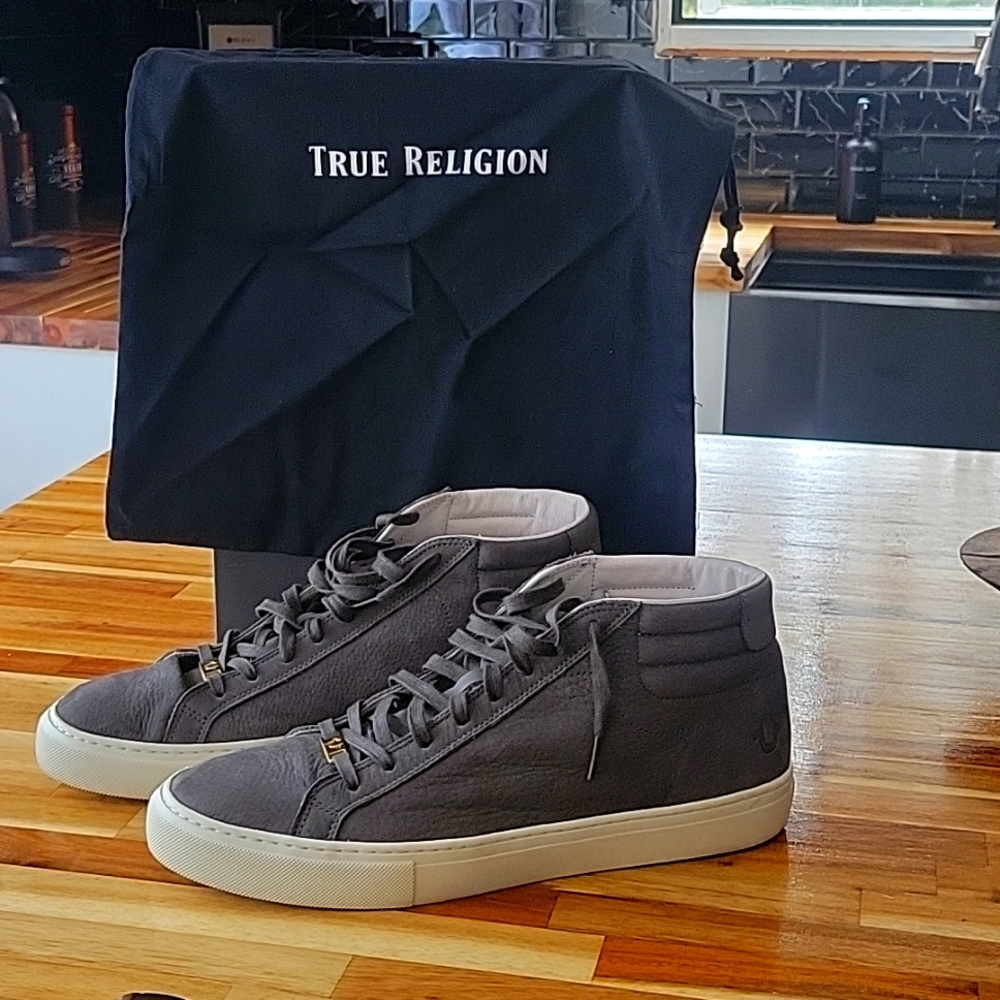 Men's True Religion size twelve hightop leather sneakers.